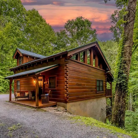 Hunter Hills Haven - Secluded Luxe Cabin Getaway With Mountain Views Spa Hot Tub & Game Room